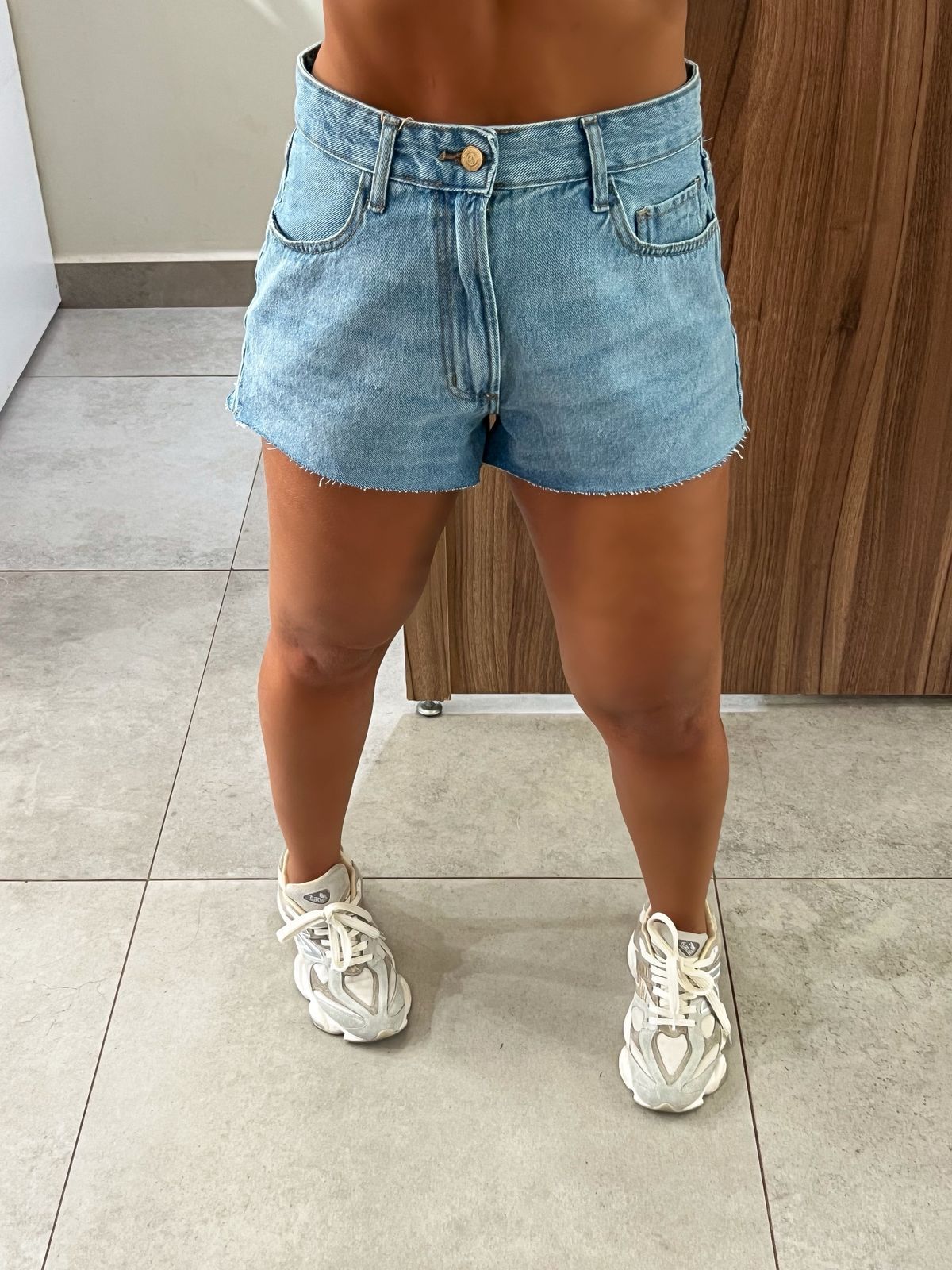 Short Jeans Alto Essentials Dirty Wash Alcance 