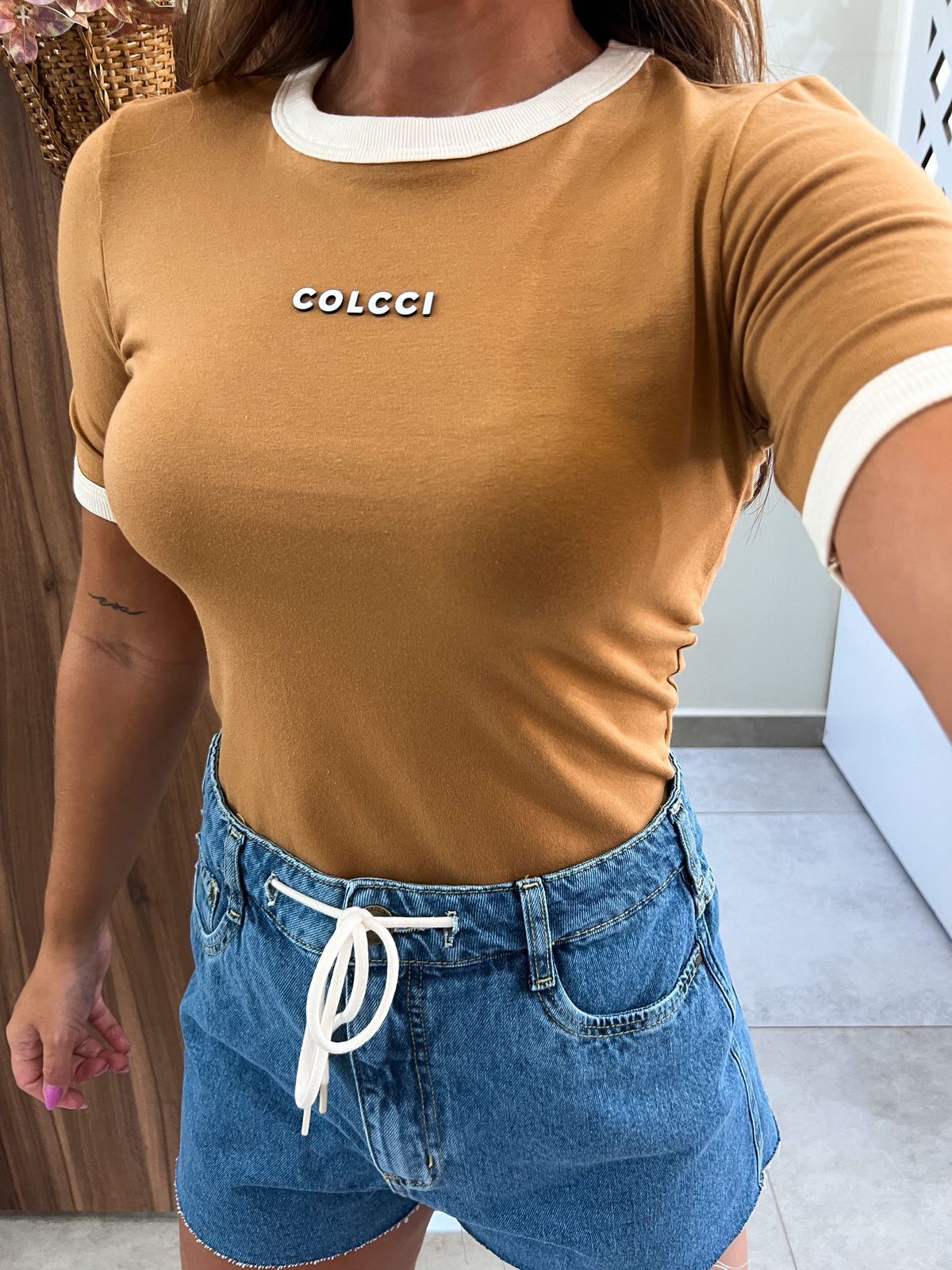 Camiseta Feminina Babylook Nude Colcci 