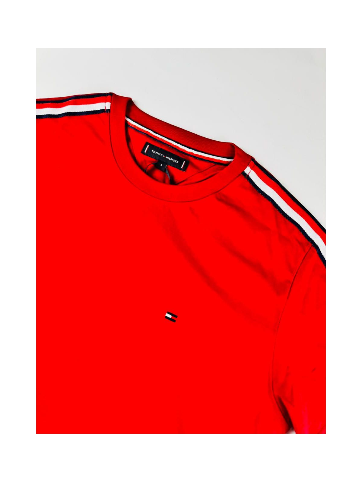 Camiseta Tommy Hilfiger - Vermelha - SP GRIFES - Camisetas Importadas no Atacado