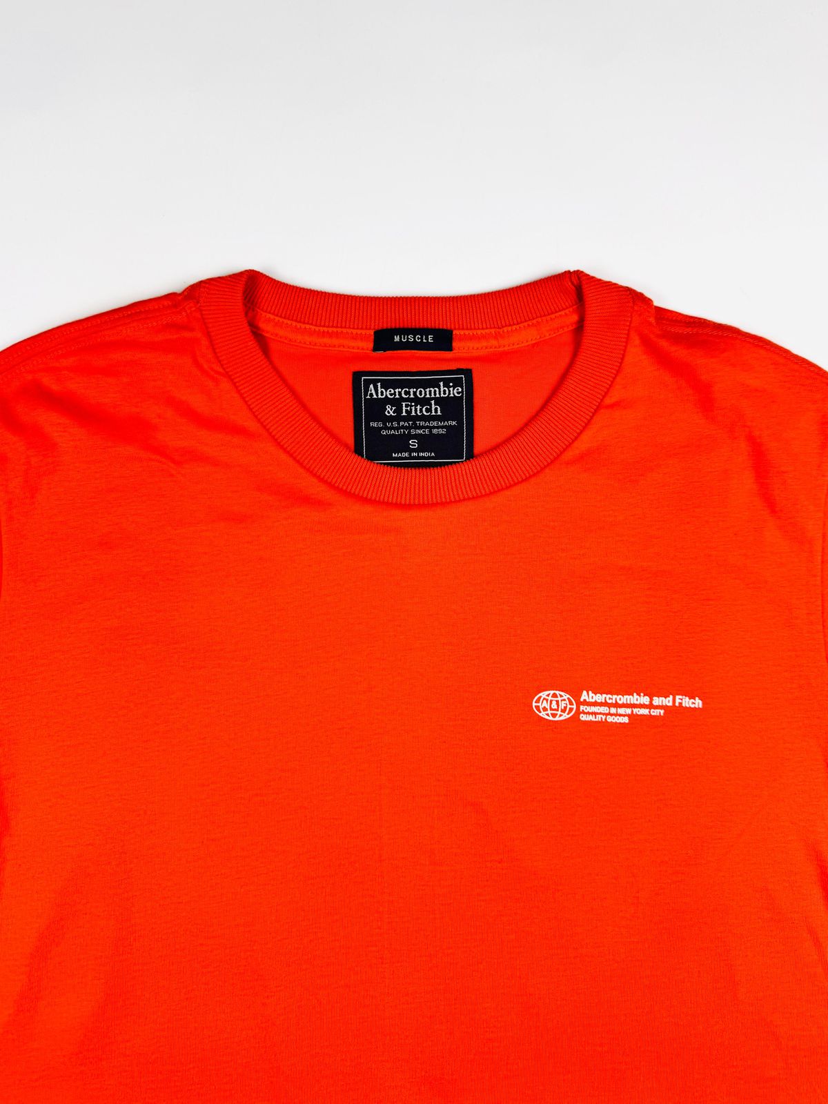 Camiseta Abercrombie - Vermelha - SP GRIFES - Camisetas Importadas no Atacado