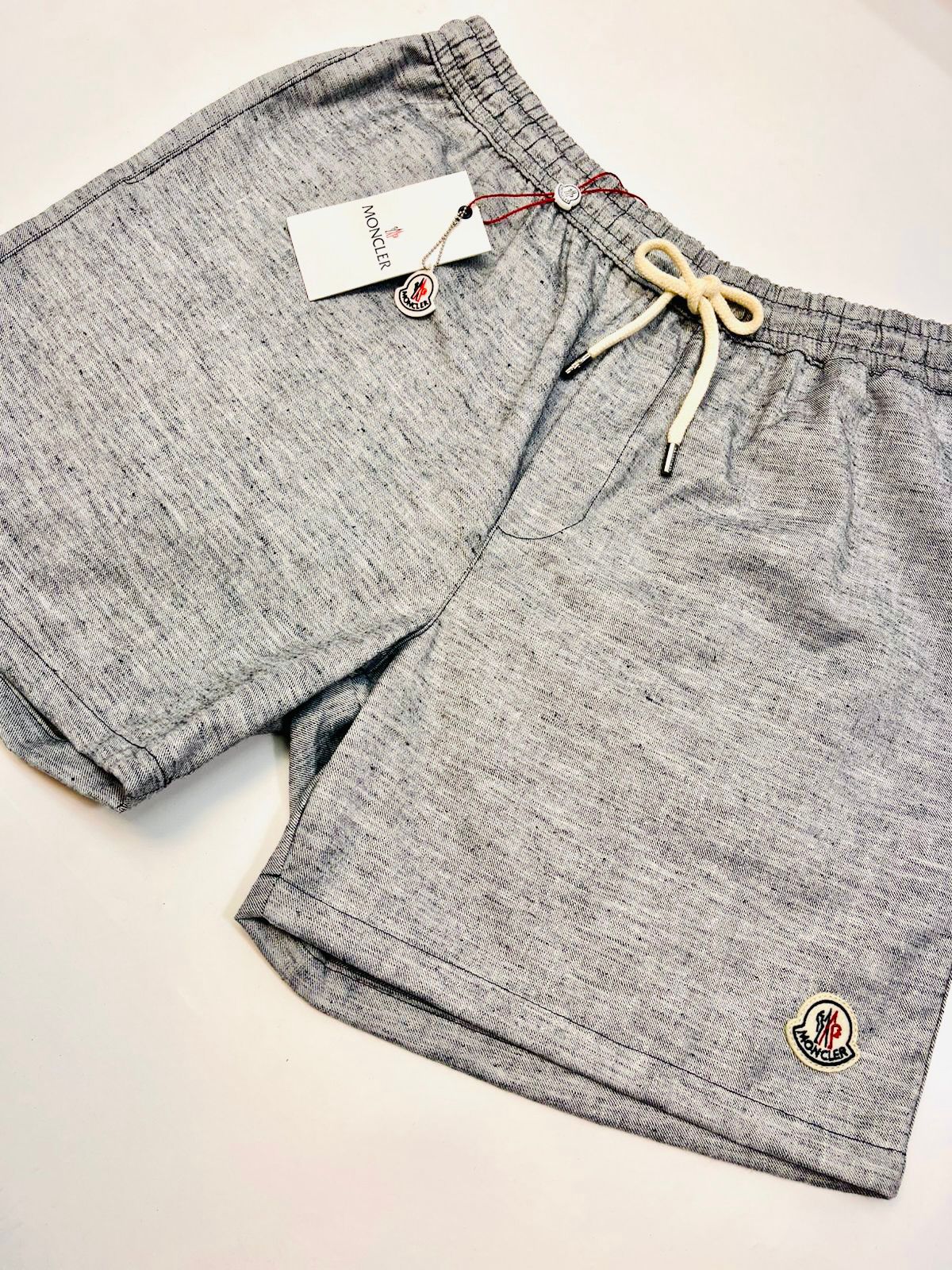 SHORT MONCLER - SP GRIFES - Camisetas Importadas no Atacado