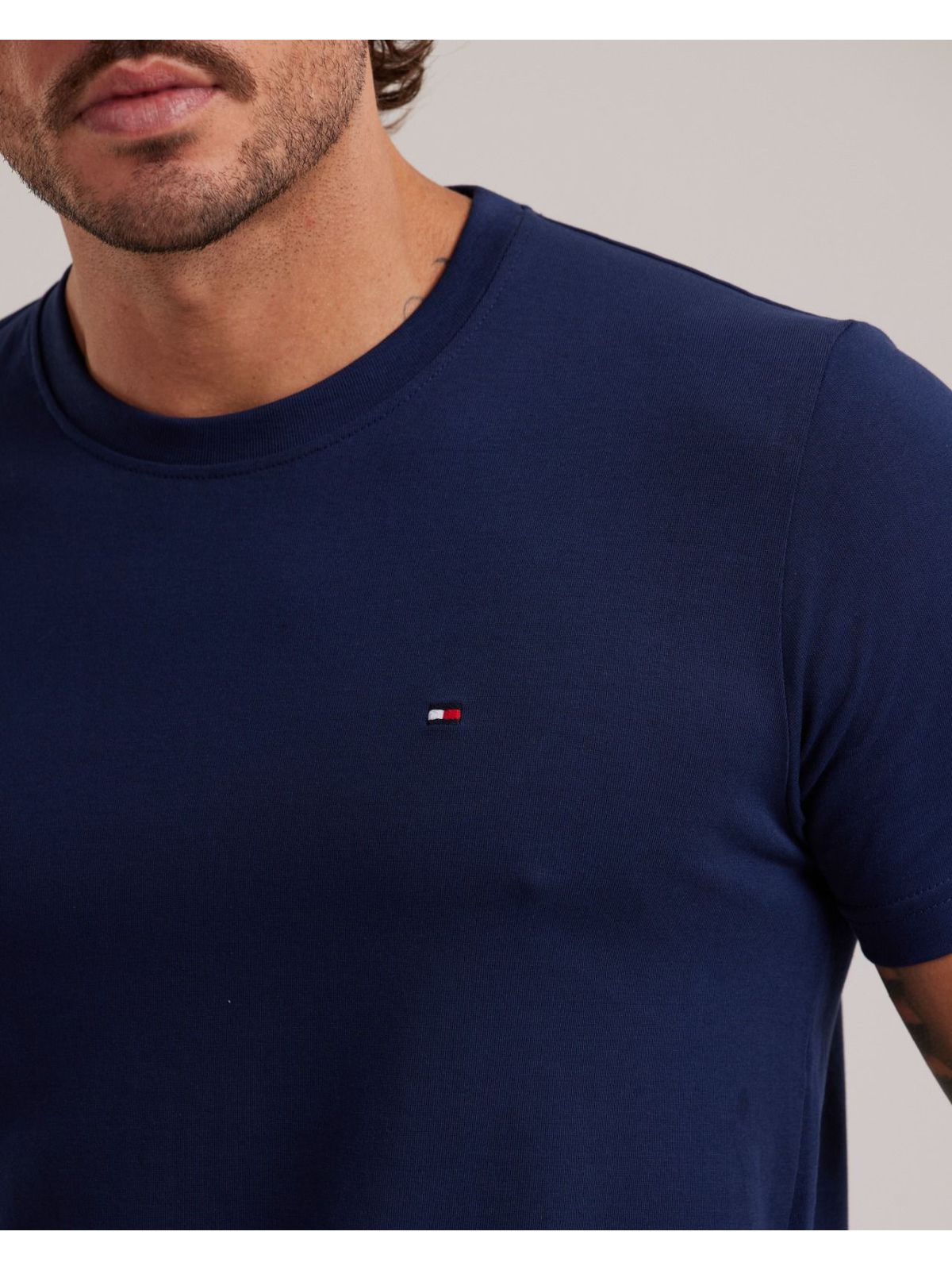 CAMISETA TOMMY HILFIGER - MARINHO - SP GRIFES - Camisetas Importadas no Atacado