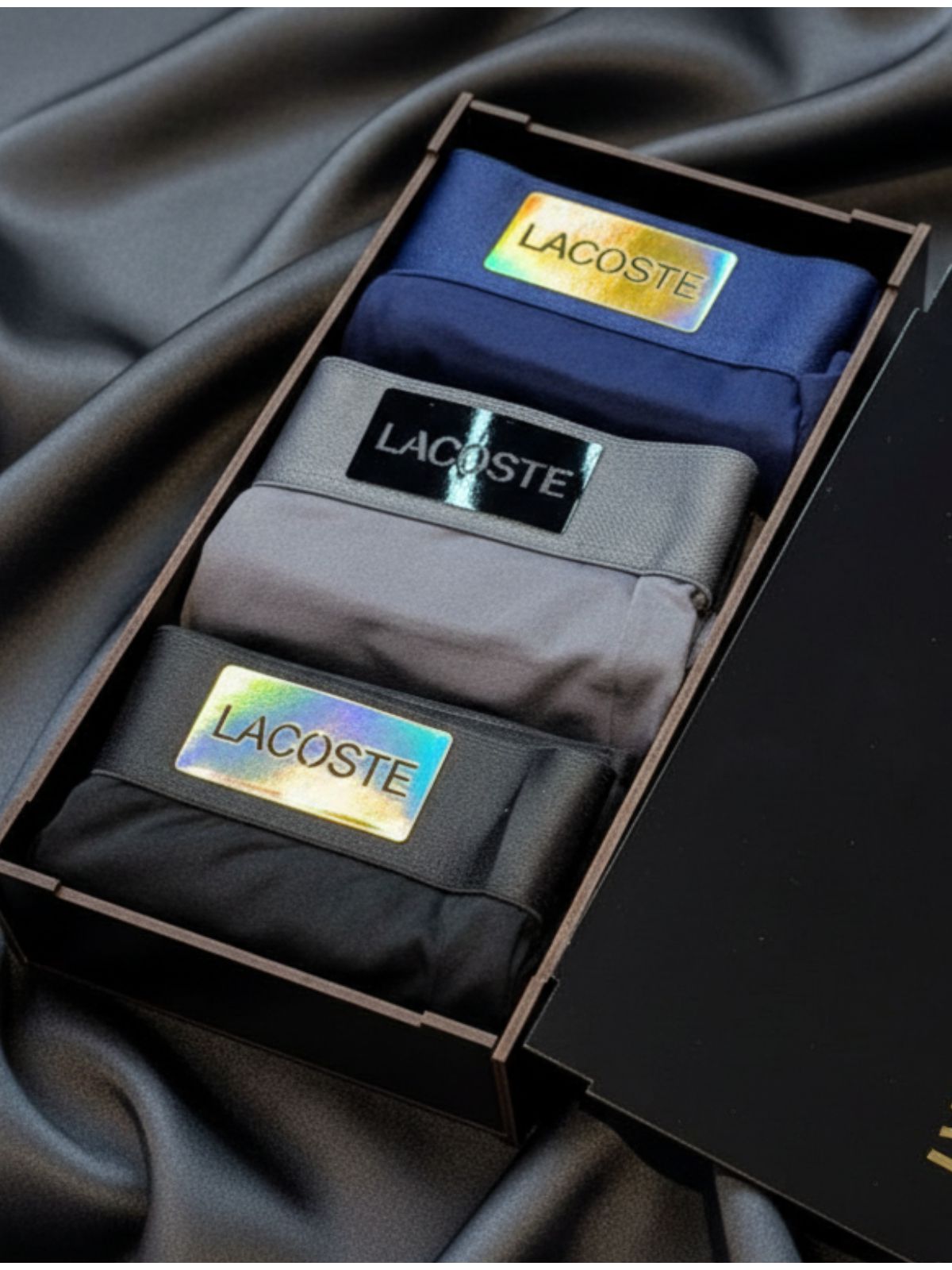 KIT 3 CUECAS CAIXA DE MADEIRA - Lacoste - SP GRIFES - Camisetas Importadas no Atacado