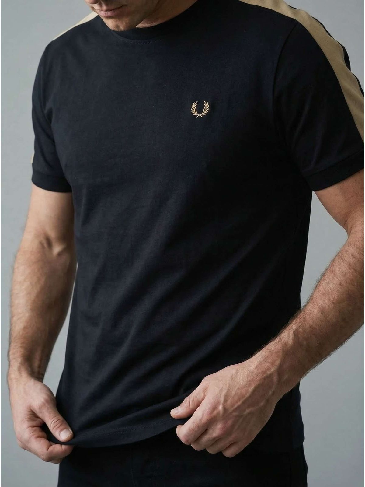 CAMISETA FRED PERRY- PRETO - SP GRIFES - Camisetas Importadas no Atacado