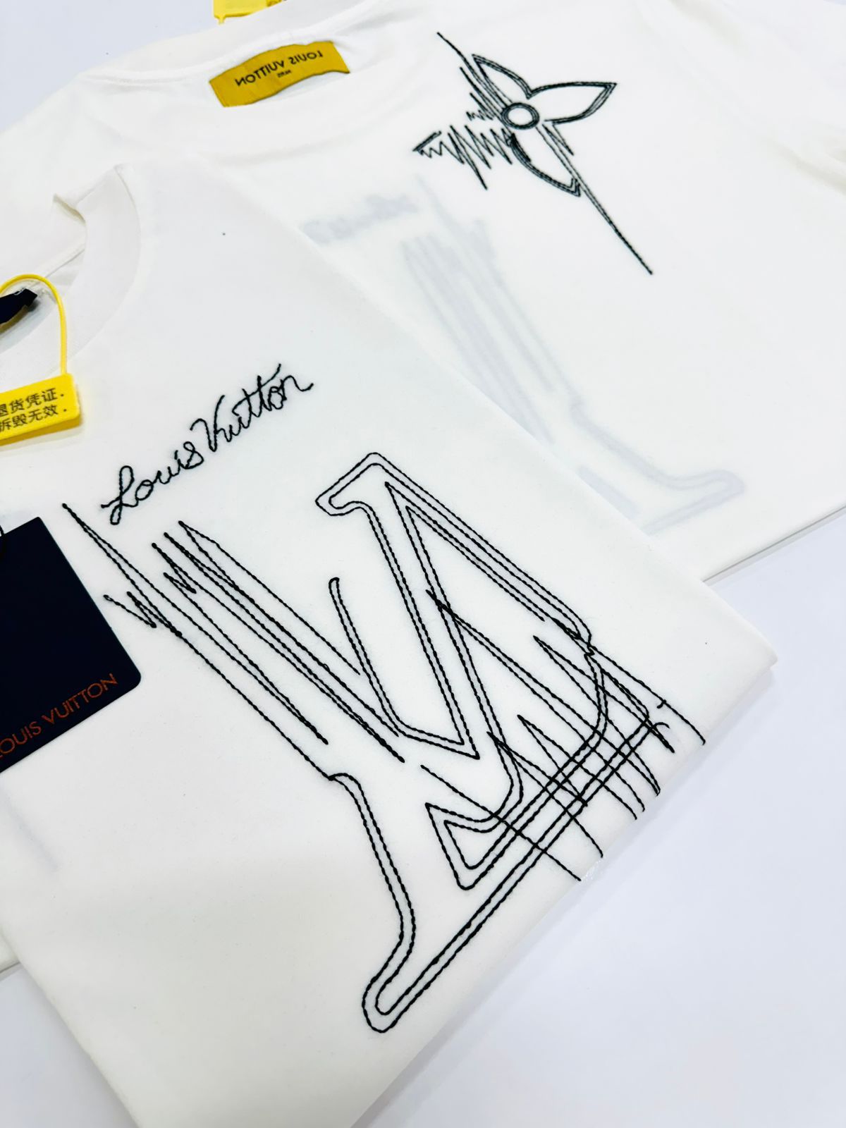 Camiseta Louis Vuitton - SP GRIFES - Camisetas Importadas no Atacado