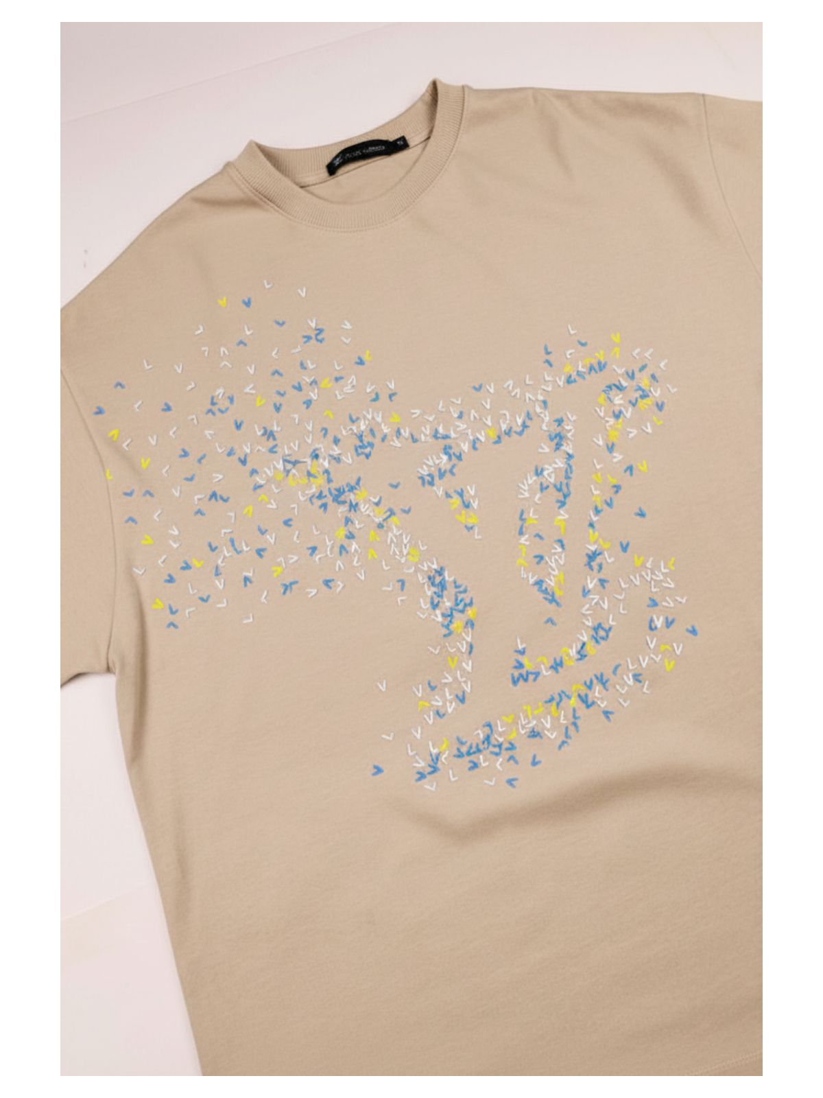 CAMISETA LV OVERSIZED PERFUMADA - BEGE - SP GRIFES - Camisetas Importadas no Atacado