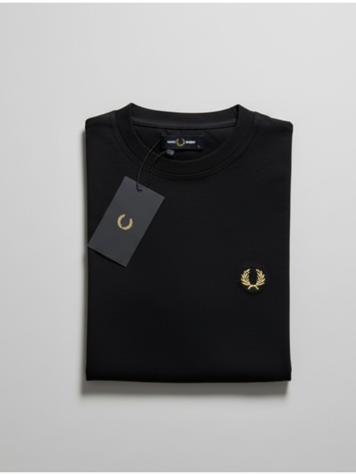 Camiseta Fred Perry - Preta com Logo Amarela - Egí... - SP GRIFES - Camisetas Importadas no Atacado