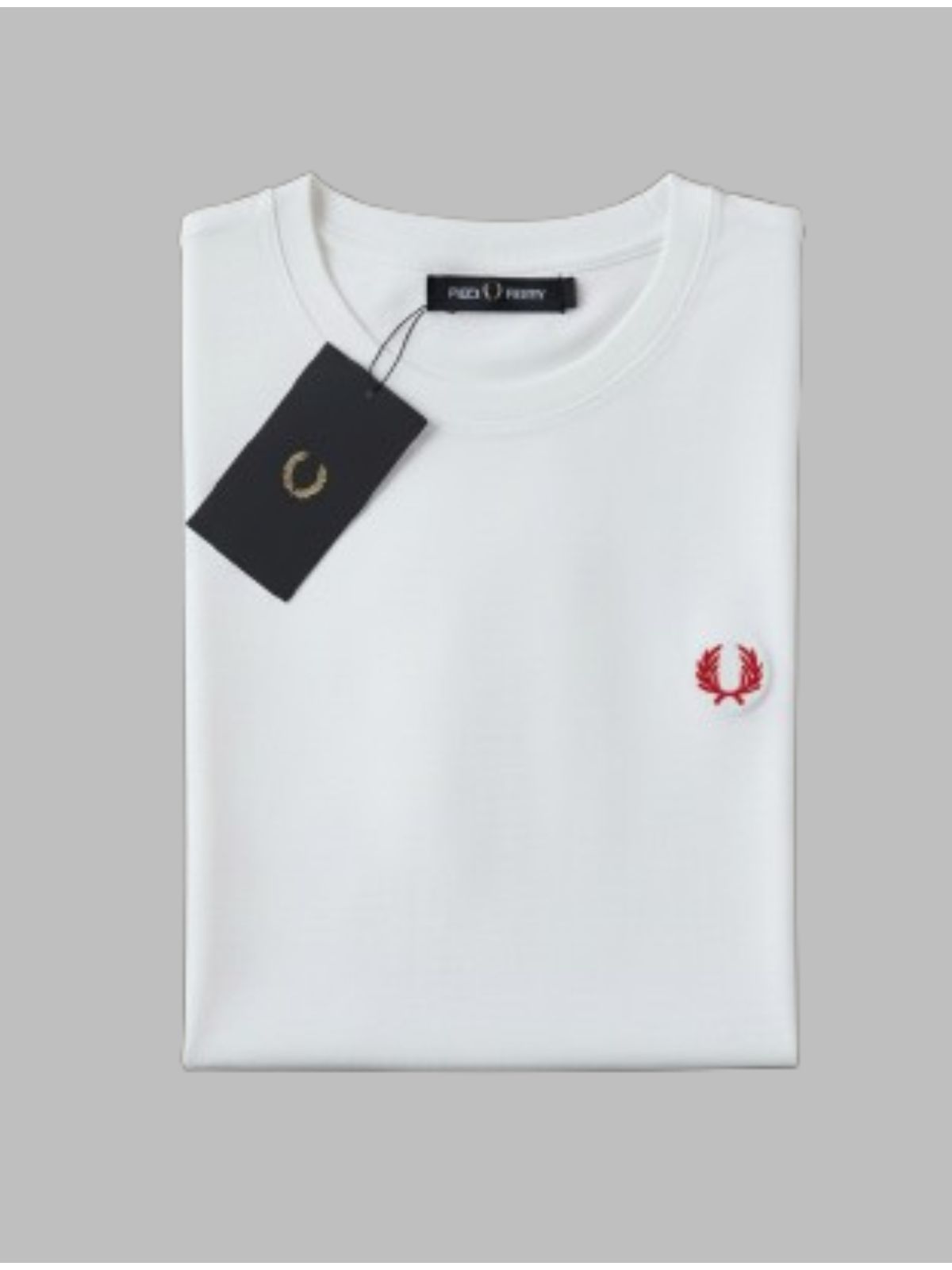 Camiseta Fred Perry - Branco com logo Vermelho - E... - SP GRIFES - Camisetas Importadas no Atacado