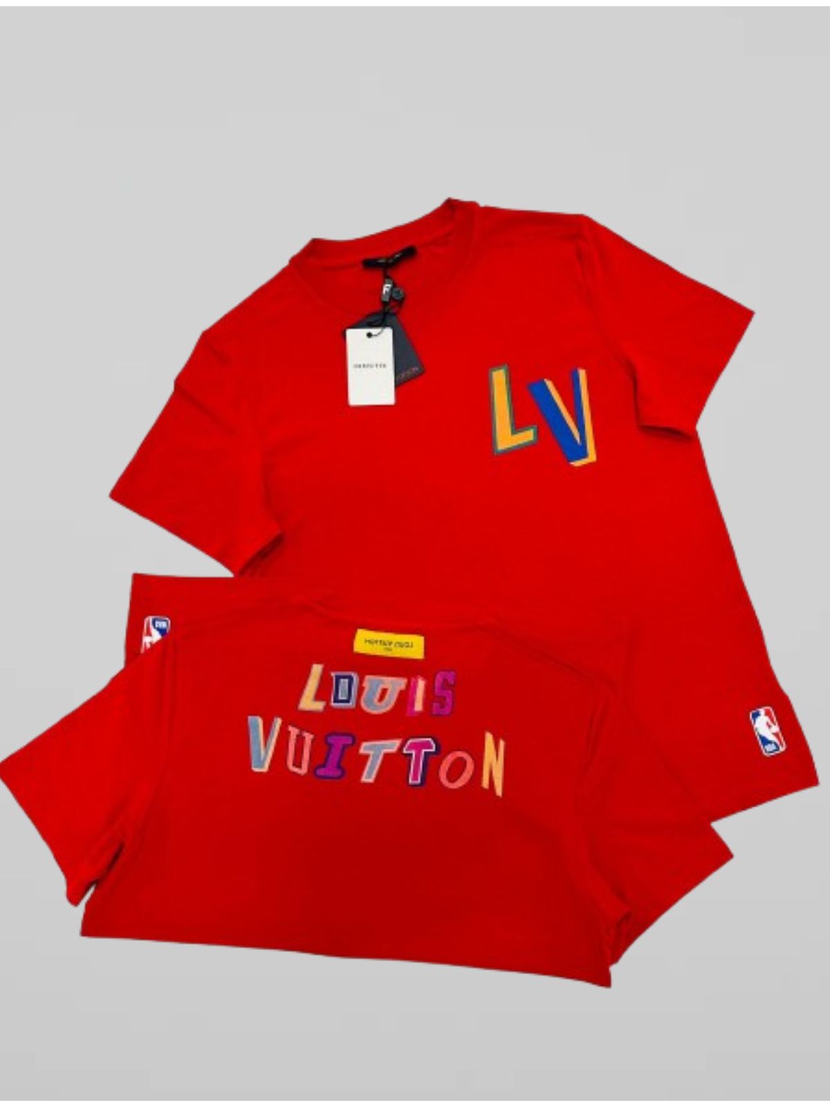 CAMISETA LOUIS VUITTON - VERMELHA - SP GRIFES - Camisetas Importadas no Atacado