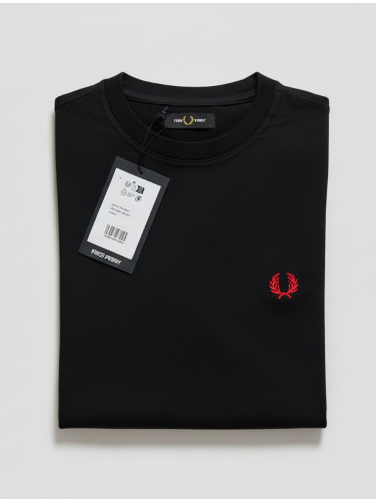 Camiseta Fred Perry - Preta com logo Vermelho - Eg... - SP GRIFES - Camisetas Importadas no Atacado