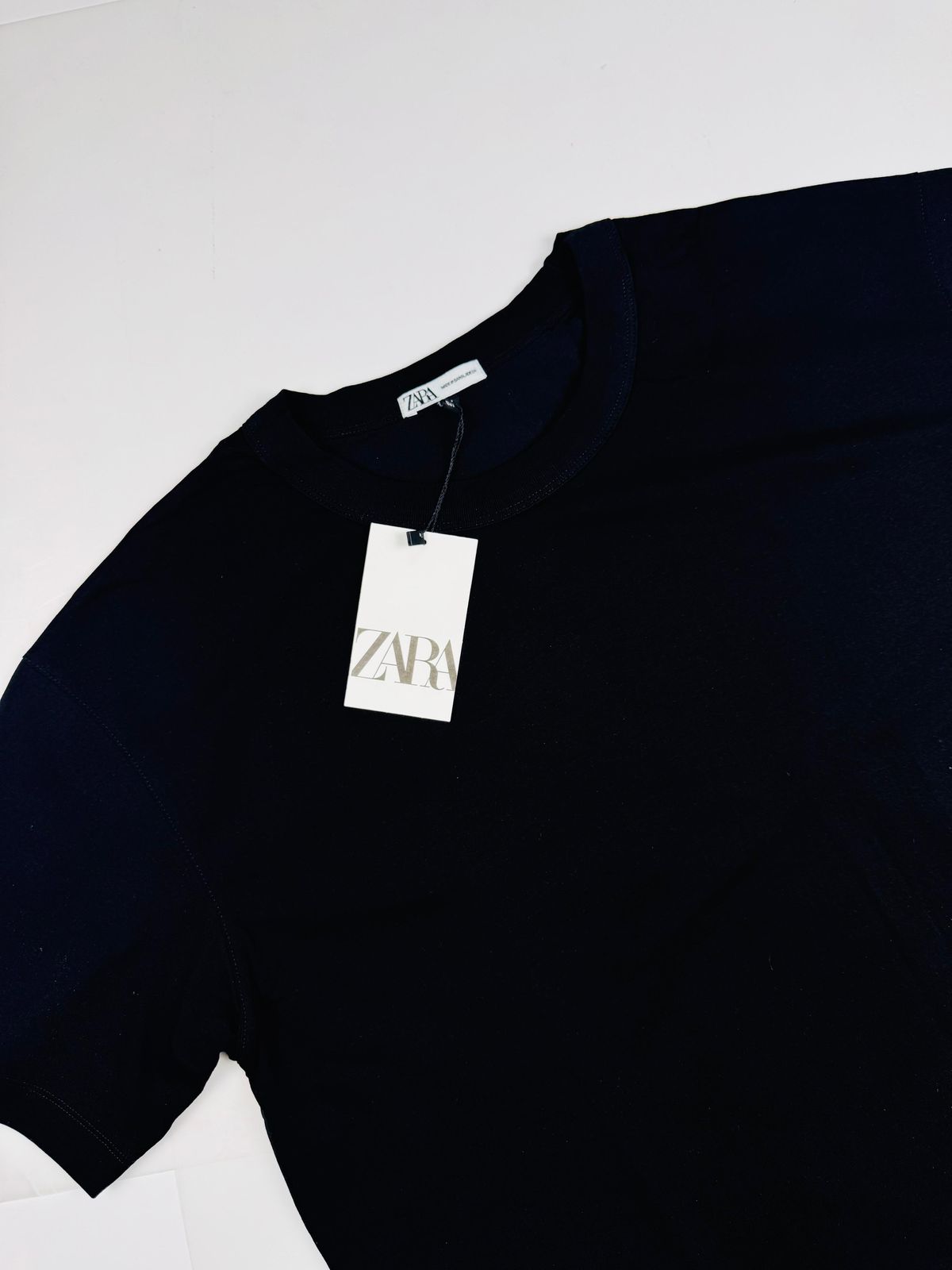 CAMISETA ZARA - CAMISETA ZARA COM BAG PRETO - SP GRIFES - Camisetas Importadas no Atacado