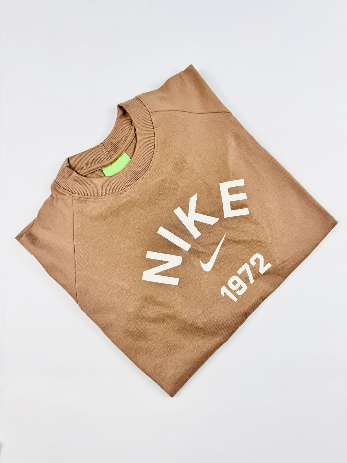 CAMISETA NIKE OVERSIZED PERFUMADA - BEGE - SP GRIFES - Camisetas Importadas no Atacado