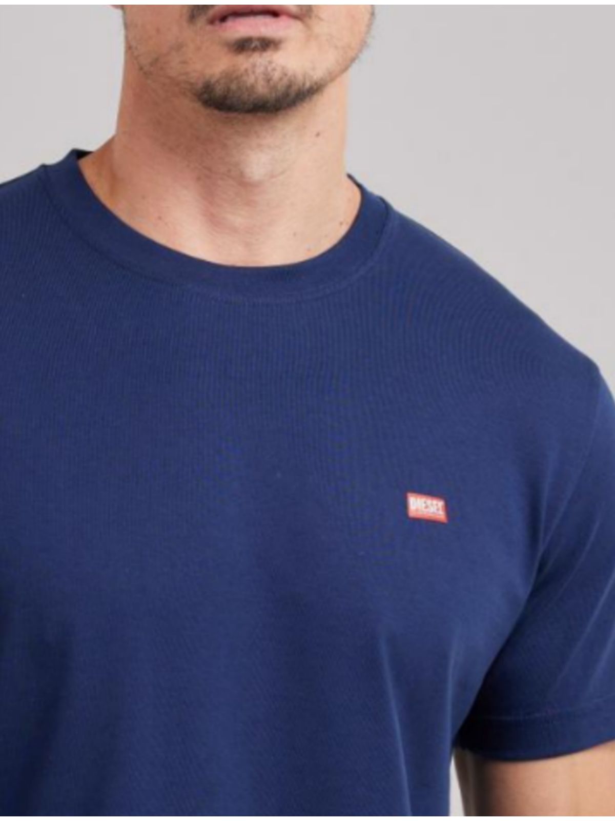 CAMISETA DIESEL - MARINHO COM A LOGO VERMELHA - SP GRIFES - Camisetas Importadas no Atacado