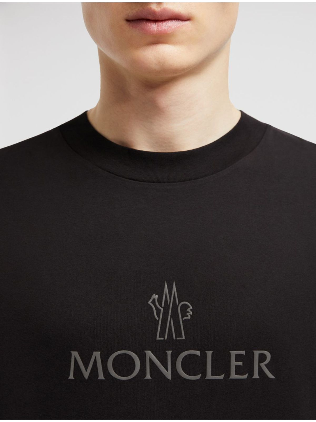 CAMISETA MONCLER - PRETA - SP GRIFES - Camisetas Importadas no Atacado