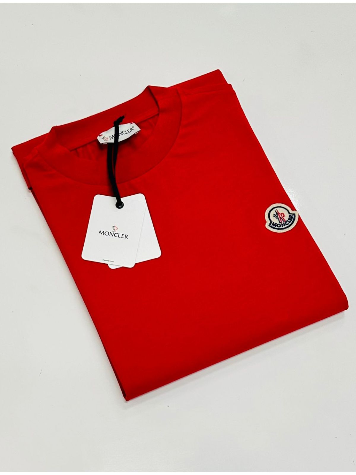 CAMISETA MONCLER - VERMELHA - SP GRIFES - Camisetas Importadas no Atacado