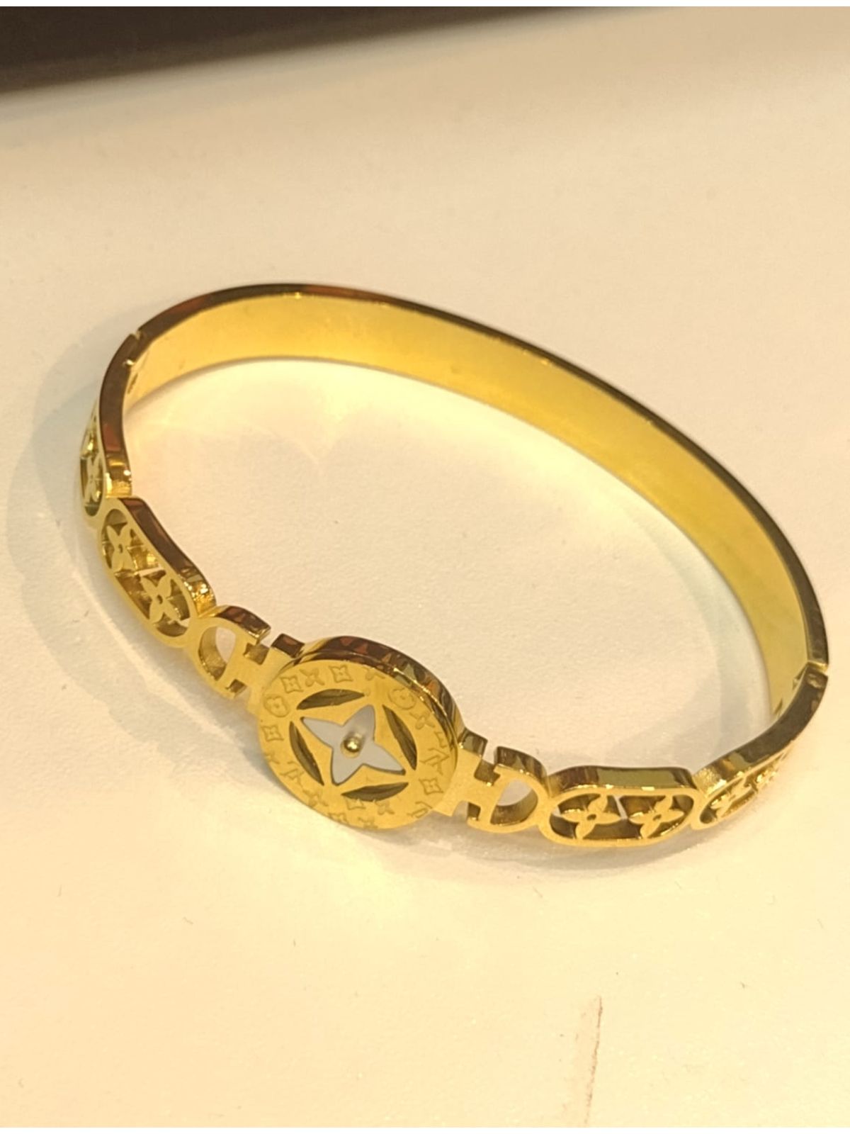 BRACELETE FEMININO - LOUIS VUITTON - SP GRIFES - Camisetas Importadas no Atacado