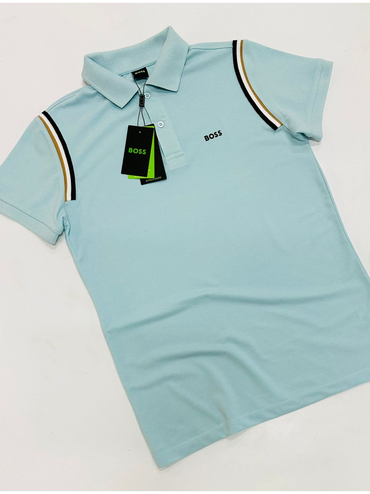 GOLA POLO BOSS DIFERENCIADA NA MANGA - AZUL CLARO - SP GRIFES - Camisetas Importadas no Atacado