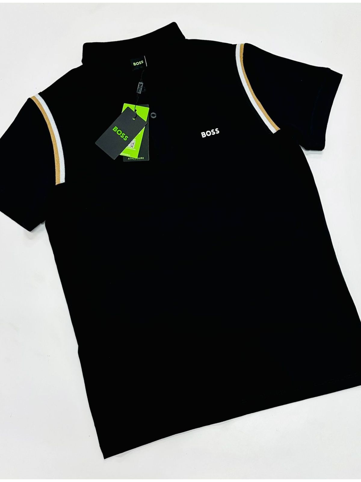 GOLA POLO BOSS DIFERENCIADA NA MANGA - PRETA - SP GRIFES - Camisetas Importadas no Atacado