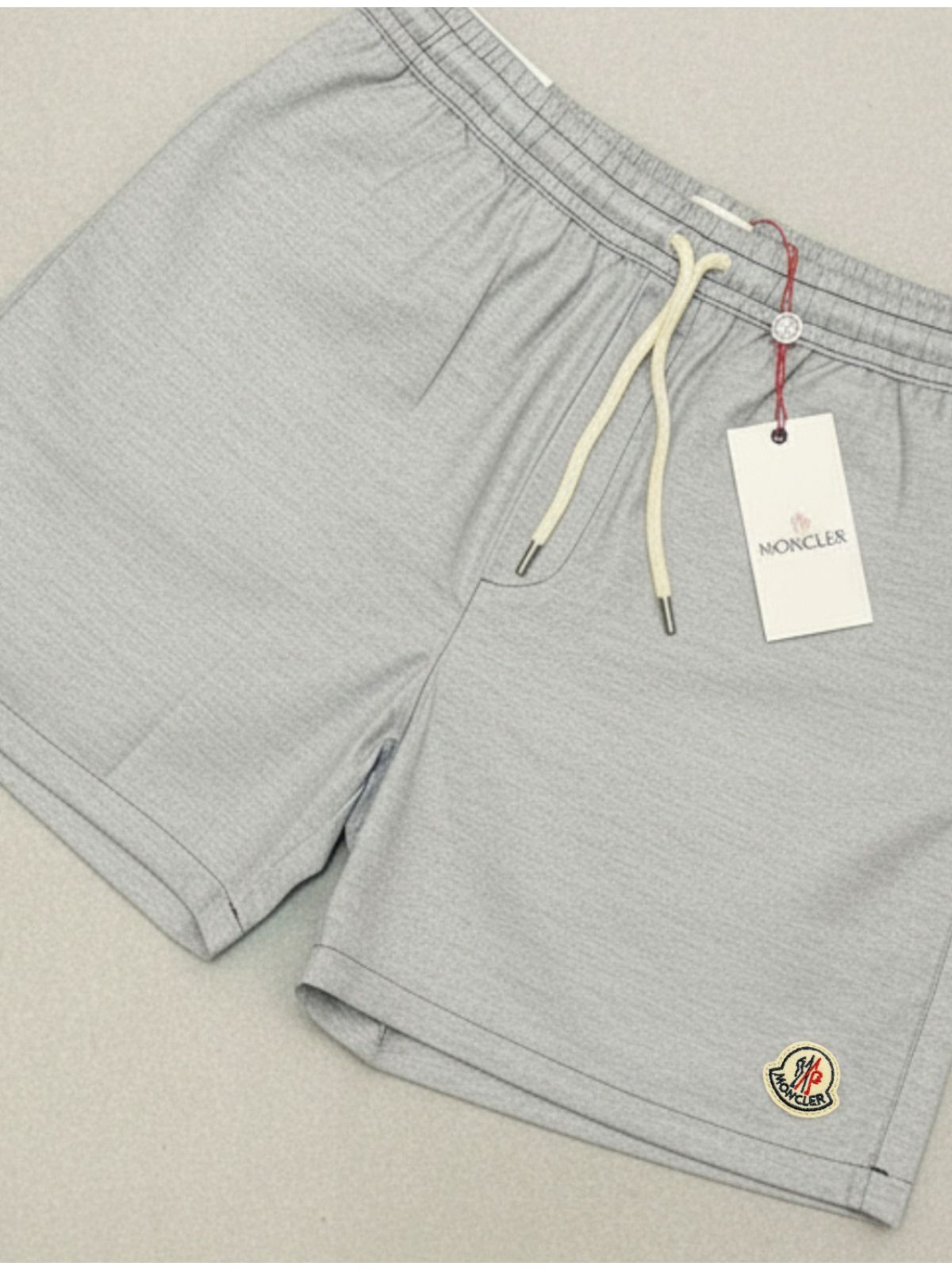 Short Moncler - Cinza - SP GRIFES - Camisetas Importadas no Atacado