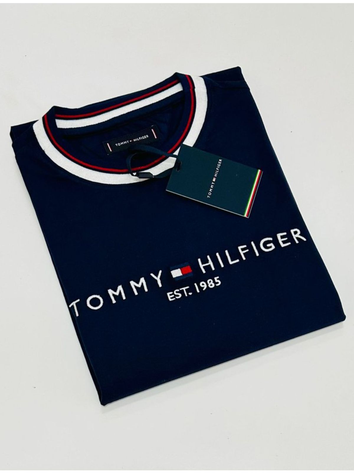 Camiseta Tommy Hilfiger Gola Diferenciada - Marinh... - SP GRIFES - Camisetas Importadas no Atacado