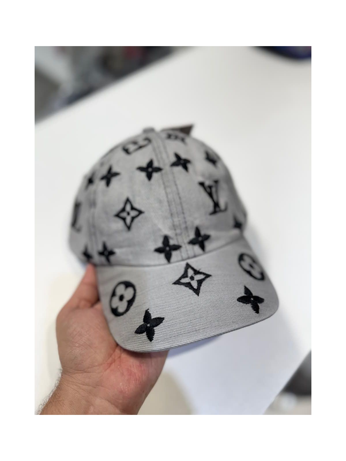 Boné Louis Vuitton - SP GRIFES - Camisetas Importadas no Atacado