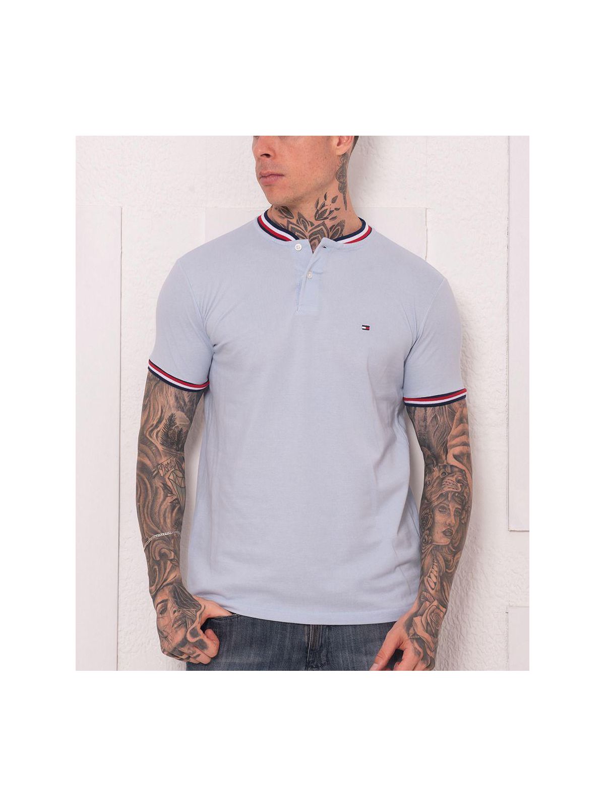 Camiseta Tommy Hilfiger - Gola Retilinea Tricolor - SP GRIFES - Camisetas Importadas no Atacado