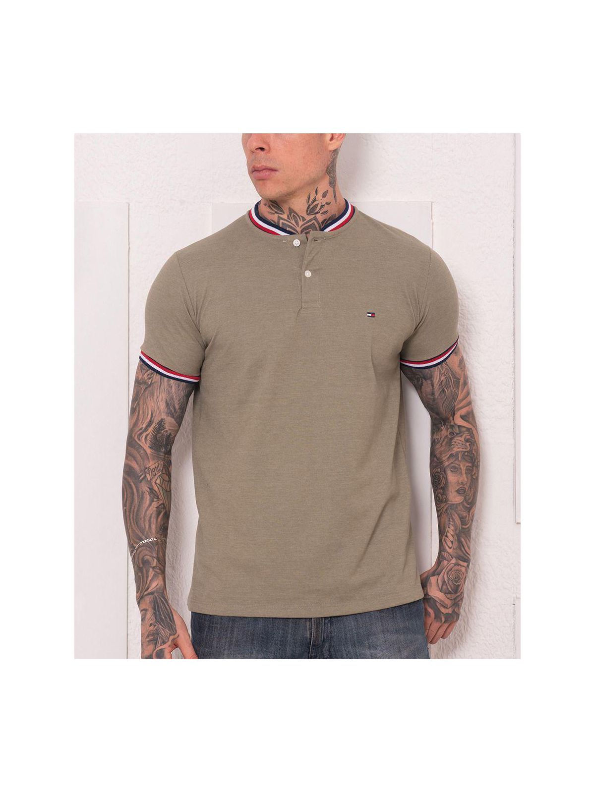 Camiseta Tommy Hilfiger - Gola Retilinea Tricolor - SP GRIFES - Camisetas Importadas no Atacado