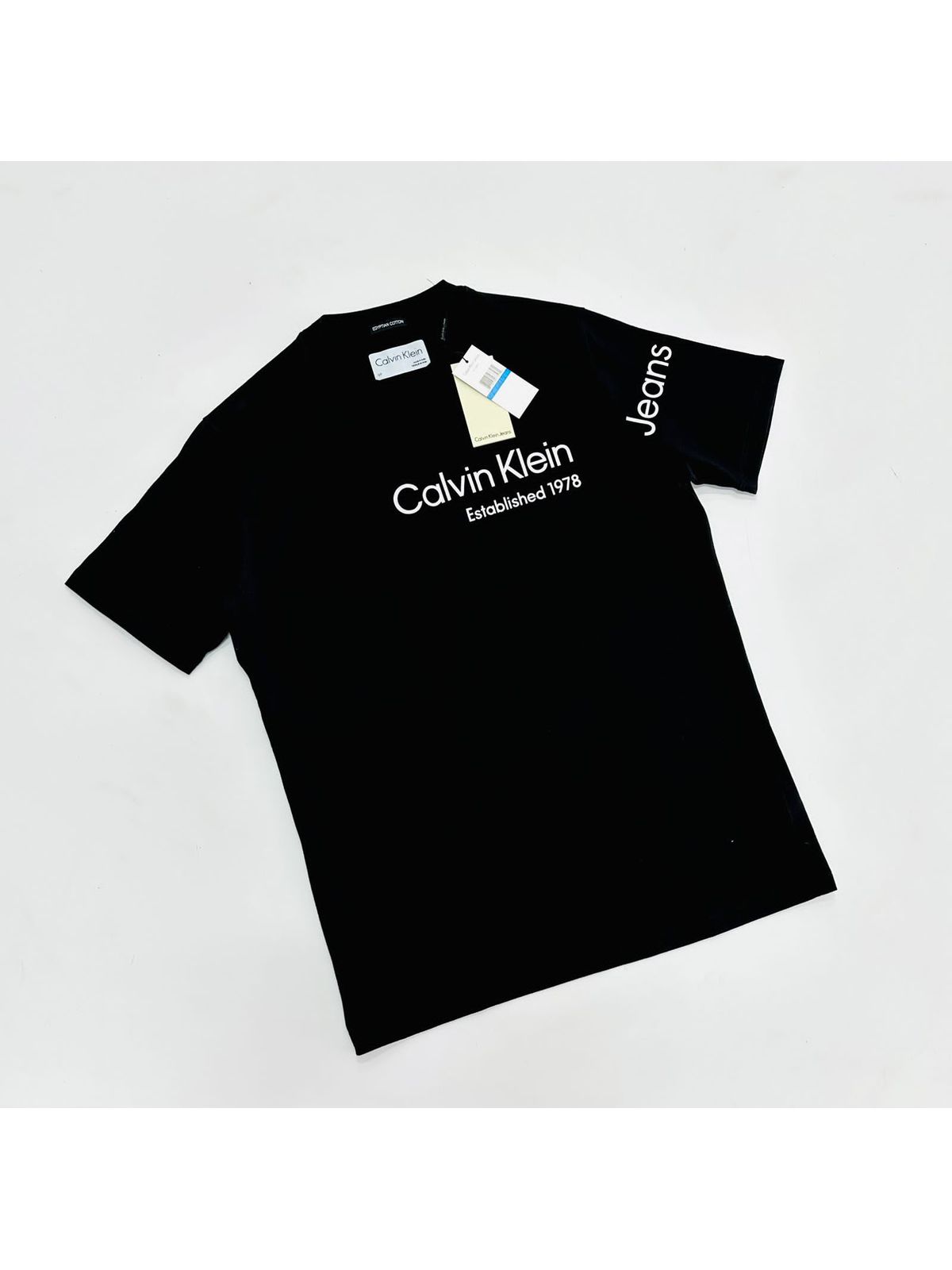 CAMISETA CALVIN KLEIN - Preta - SP GRIFES - Camisetas Importadas no Atacado