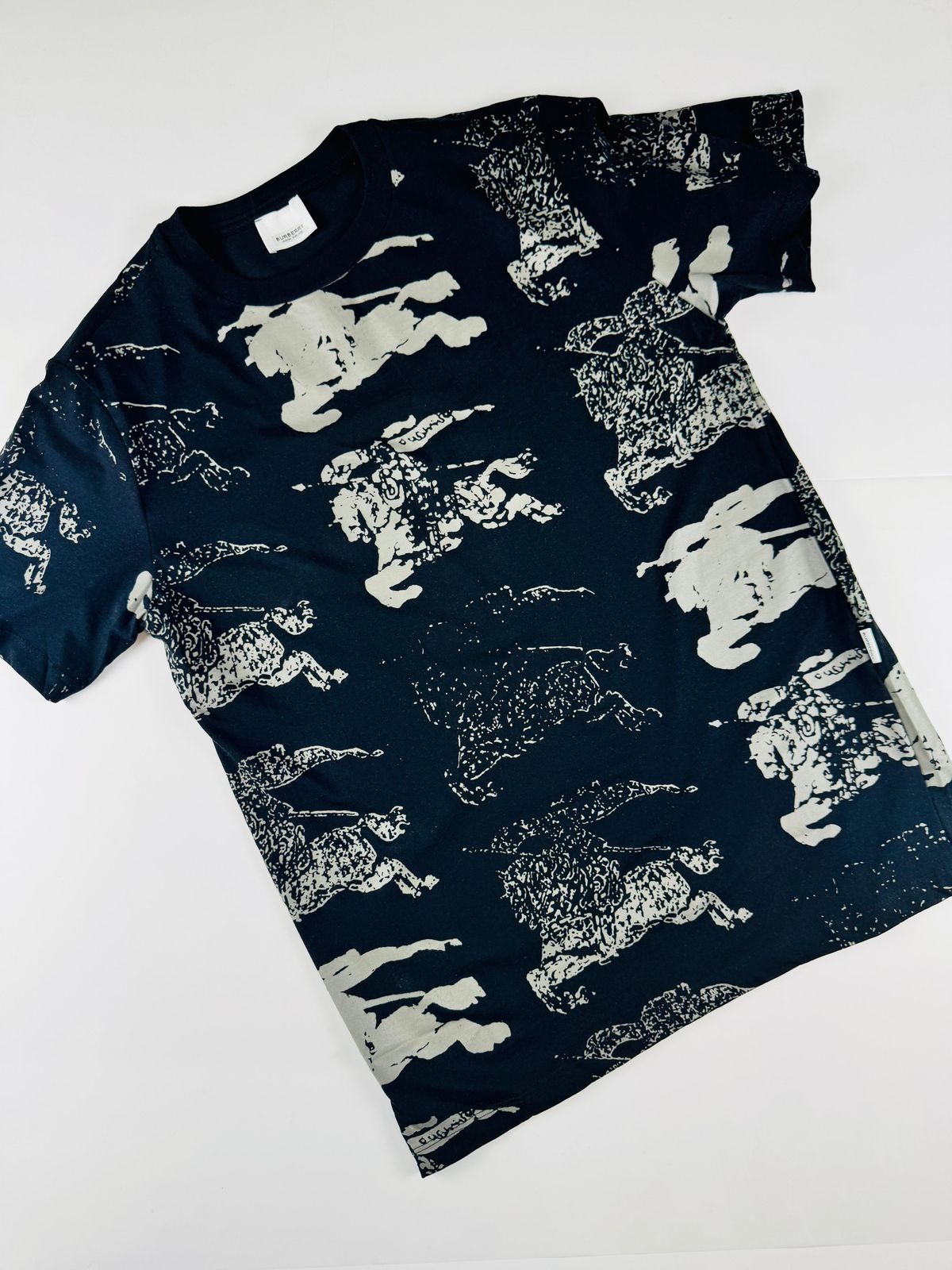 Camiseta Bur3erry - SP GRIFES - Camisetas Importadas no Atacado