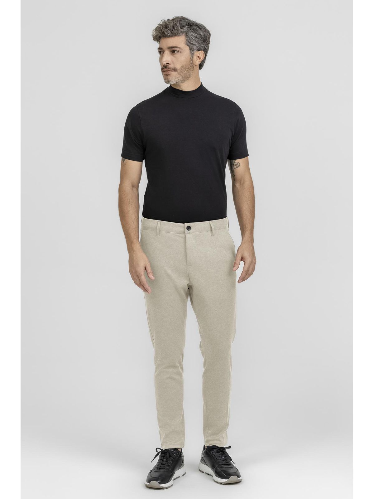 Calça em Malha Confort Slim K&J Areia CL24405 - 63... - Teselli