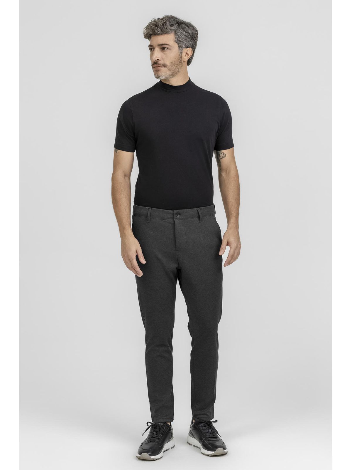 Calça em Malha Confort Slim K&J Chumbo CL24405 - 6... - Teselli