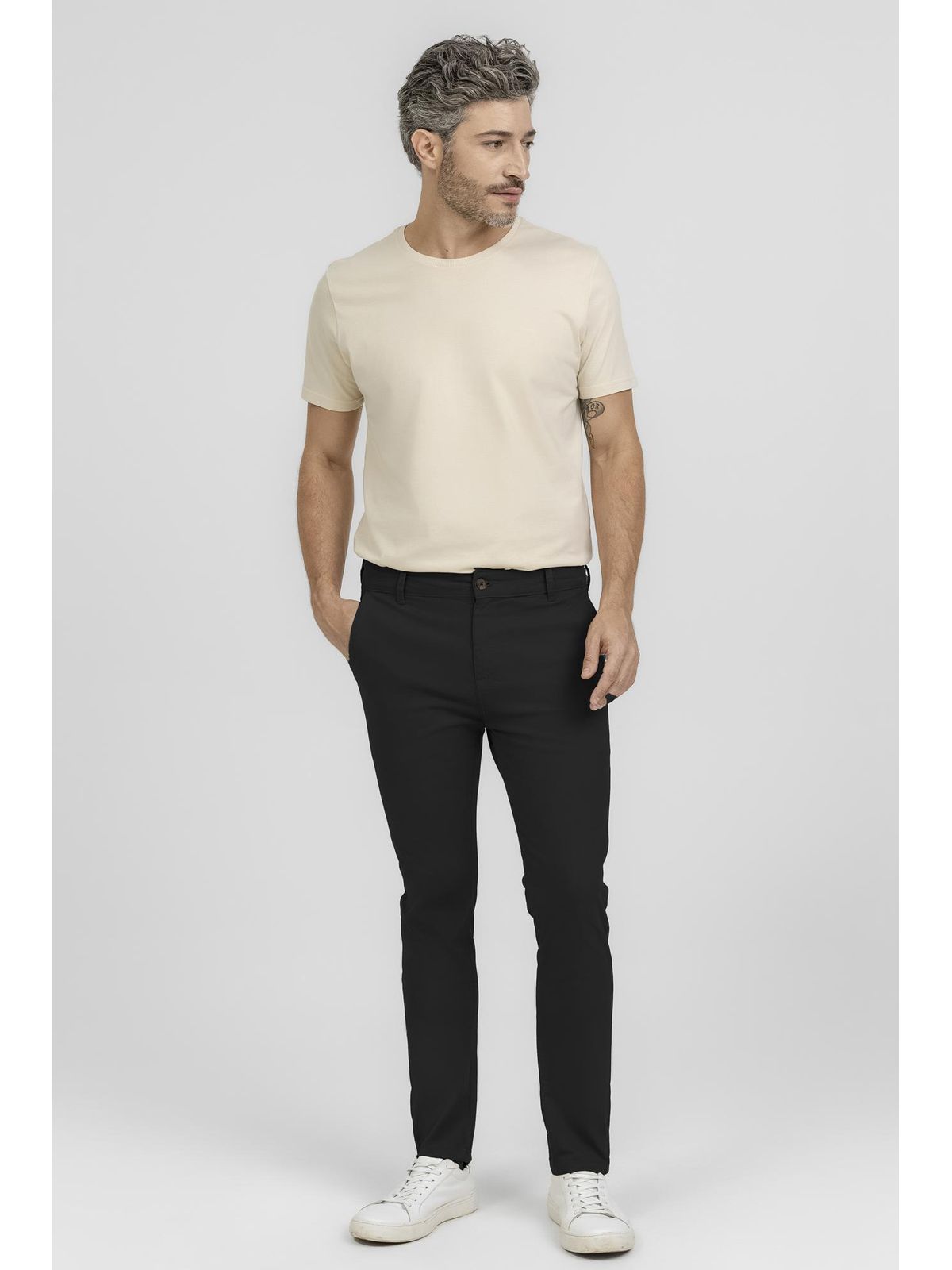 Calça em Sarja Slim King e Joe Preto CL00111 - 626... - Teselli