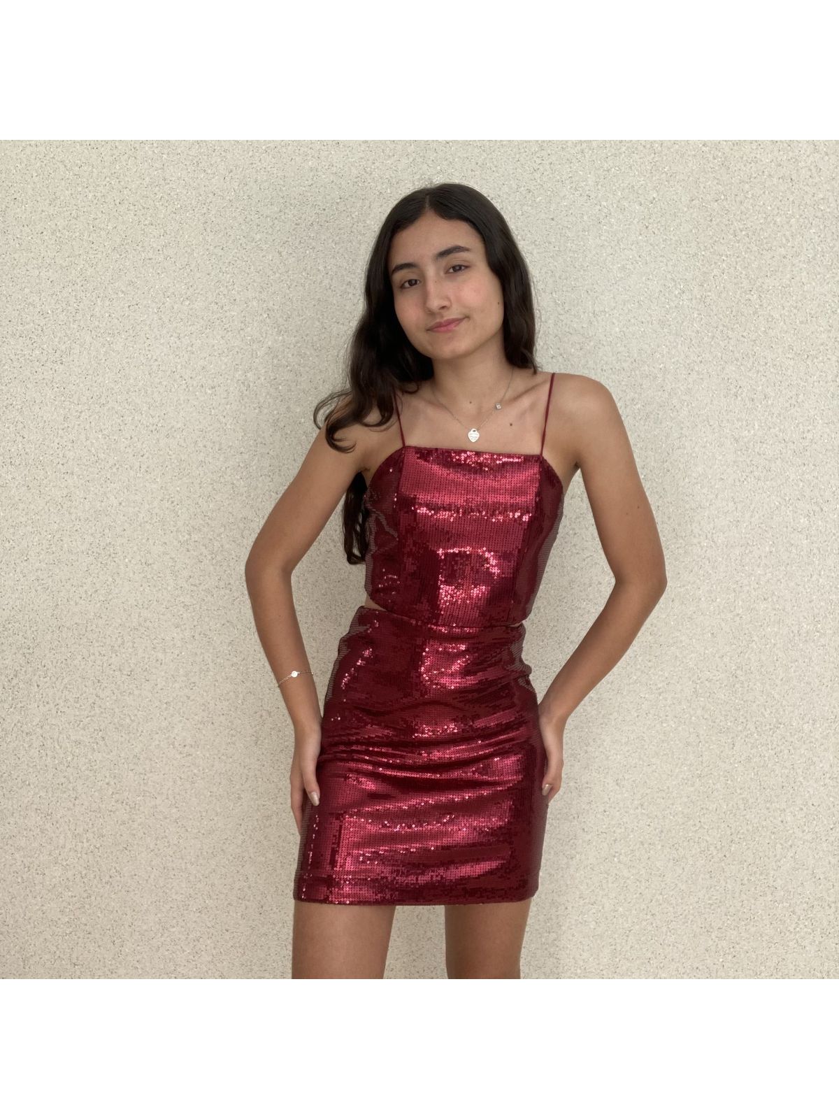VESTIDO COM RECORTE PAETE - TokTeen