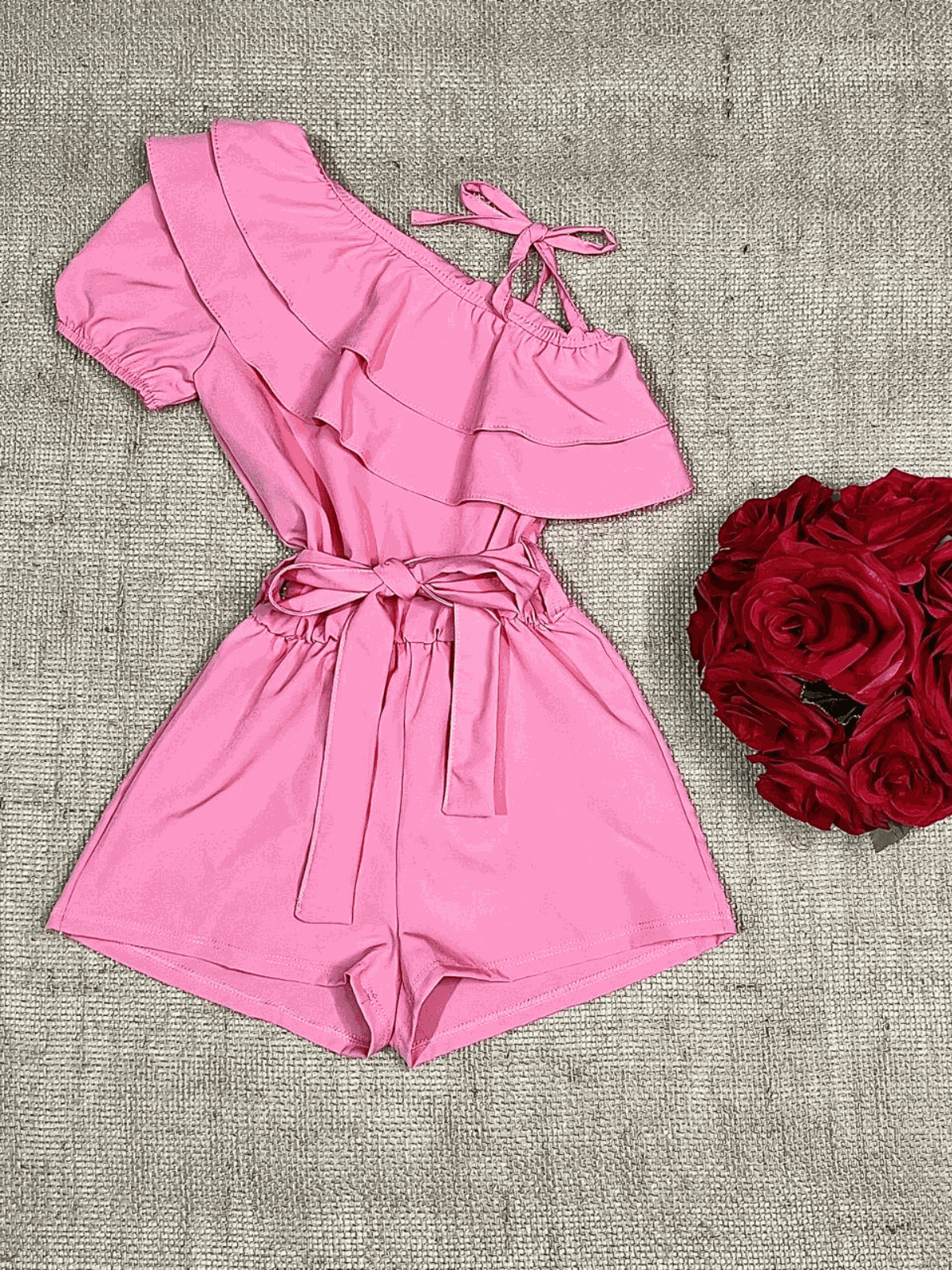 Macaquinho Babado Rosa - Isa Cintra Moda Infantil