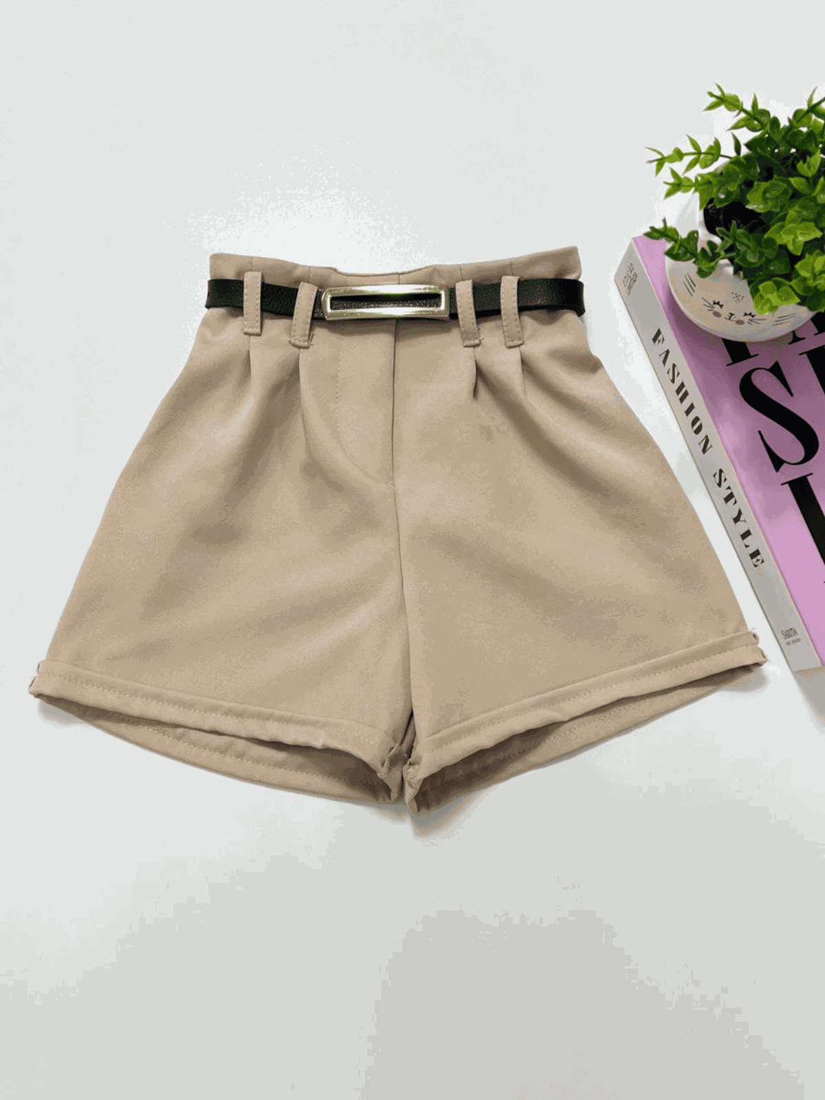 Short Alfaiataria Com Cinto Bege - Isa Cintra Moda Infantil