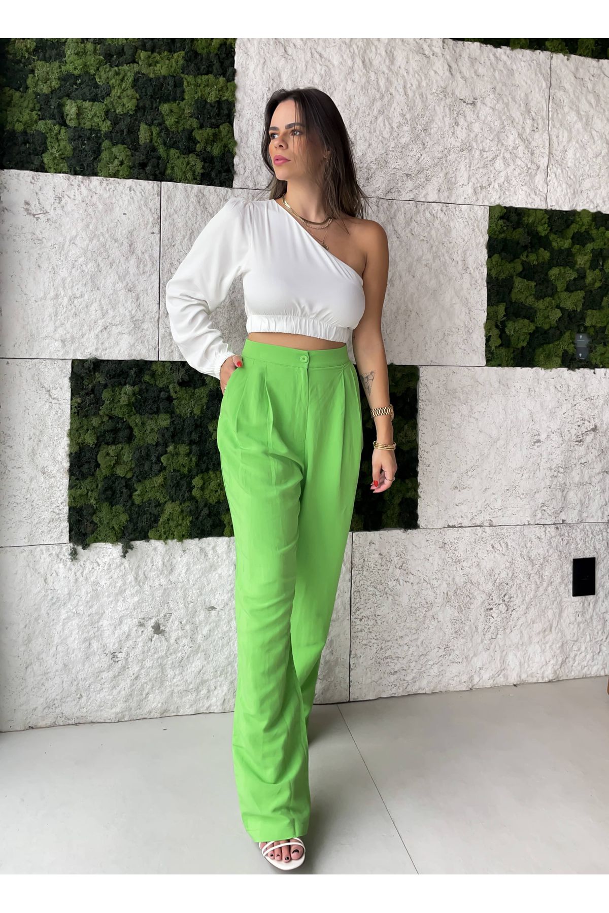 Calça Samanta Alfaiataria Viscolinho verde