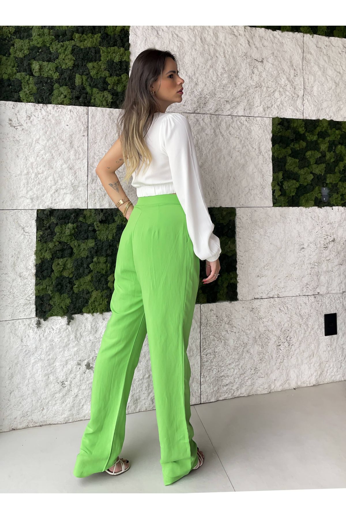 Calça Samanta Alfaiataria Viscolinho verde