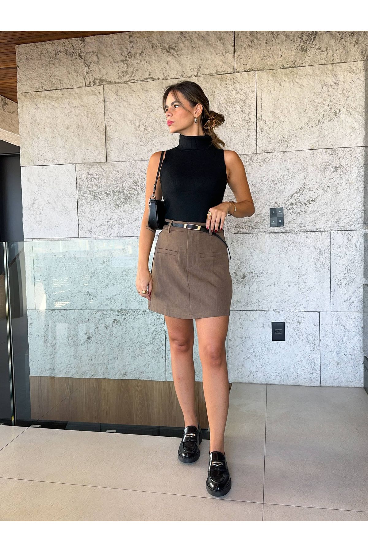 Blusa Yumi tricot gola alta - preta 