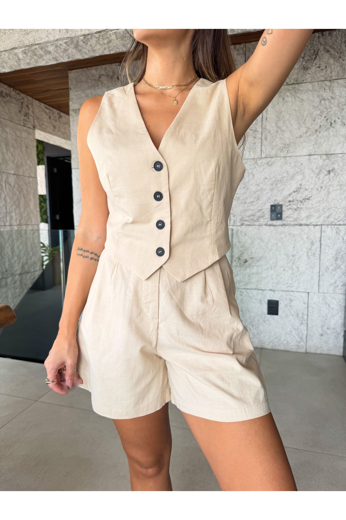 Short Emi Alfaiataria - Areia