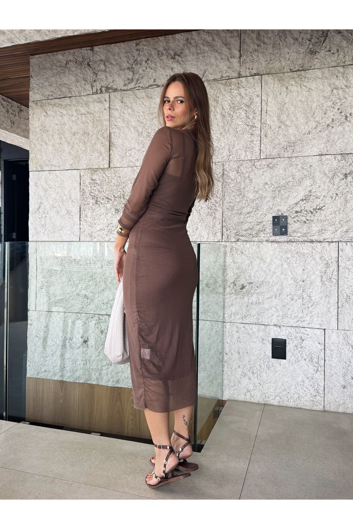 Vestido Samira tule manga comprida midi - Marrom 