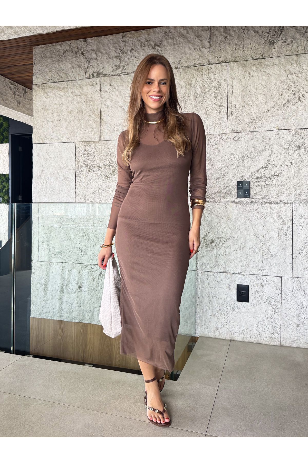 Vestido Samira tule manga comprida midi - Marrom 