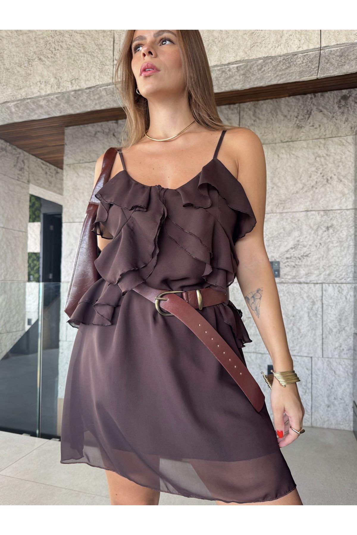 Vestido Lucy babados de alça - Marrom