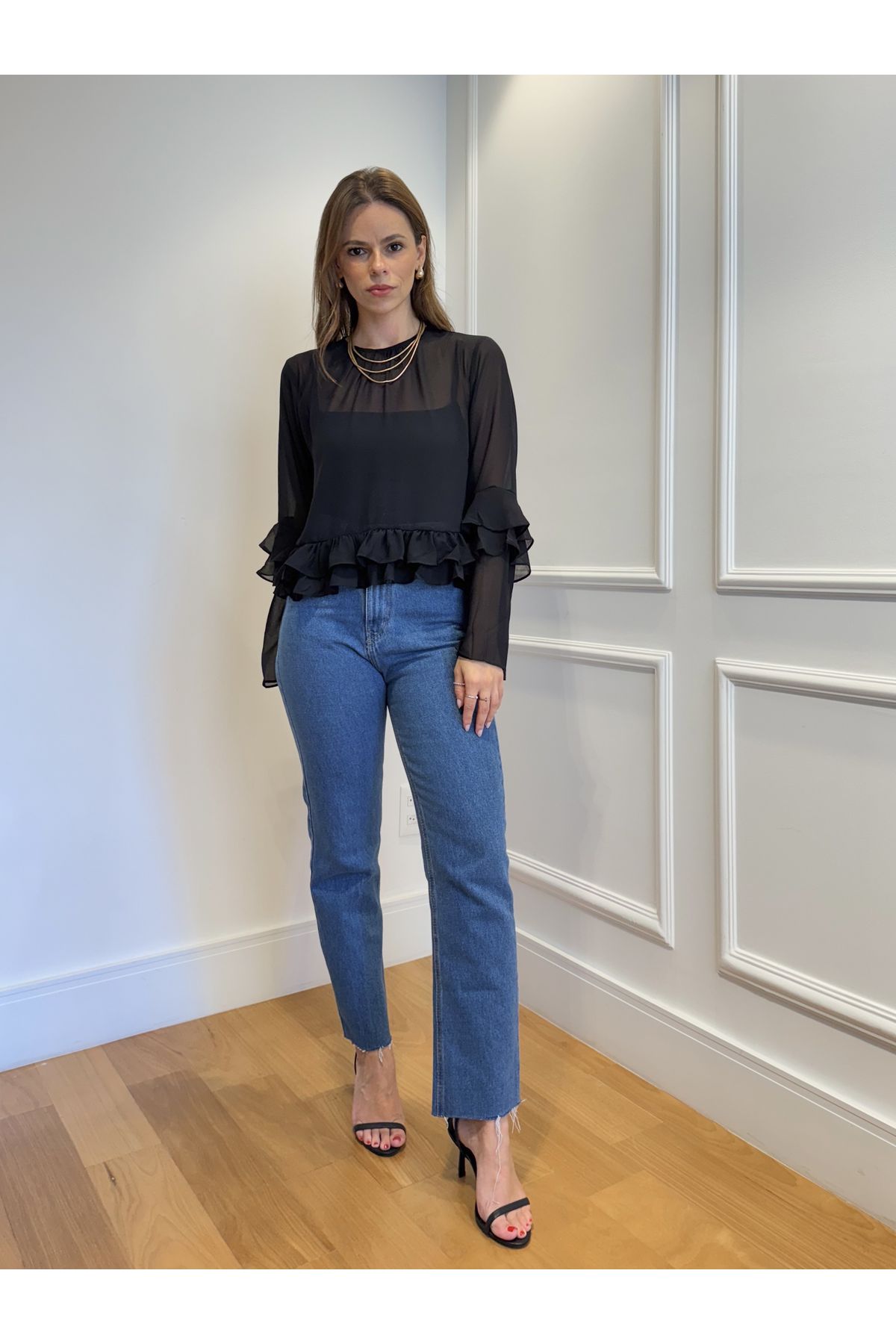 Blusa Ester manga longa com babado e transparência - Preto