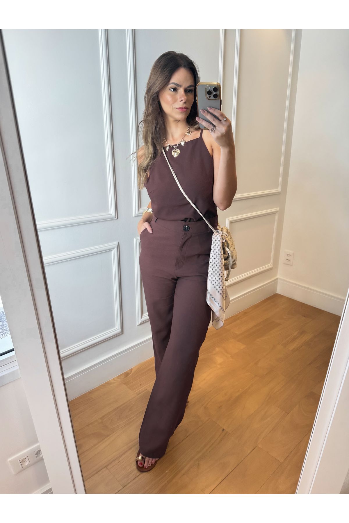 Blusa alfaiataria frente única Sasha - Marrom