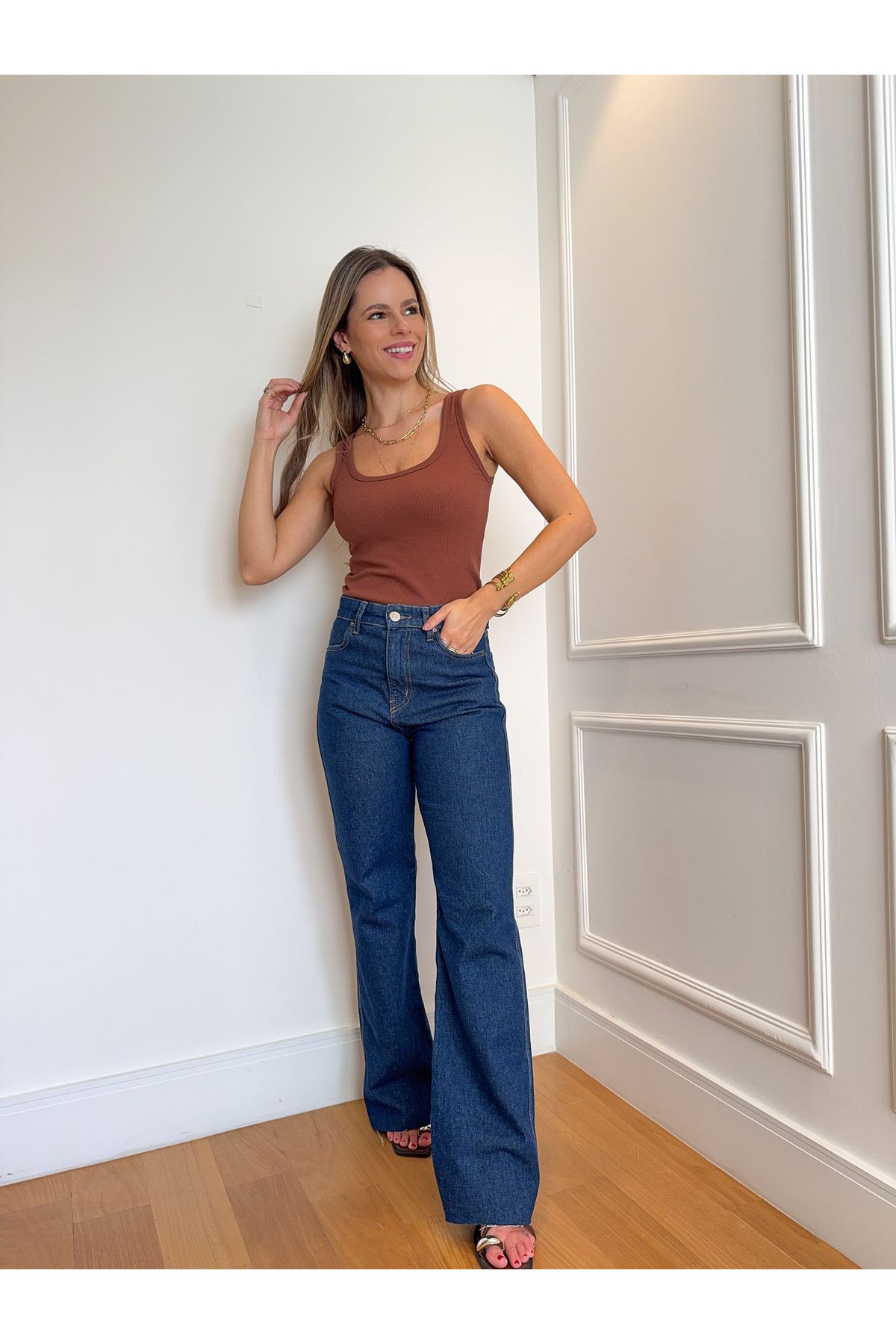 Blusa Cris regata canelada - Marrom