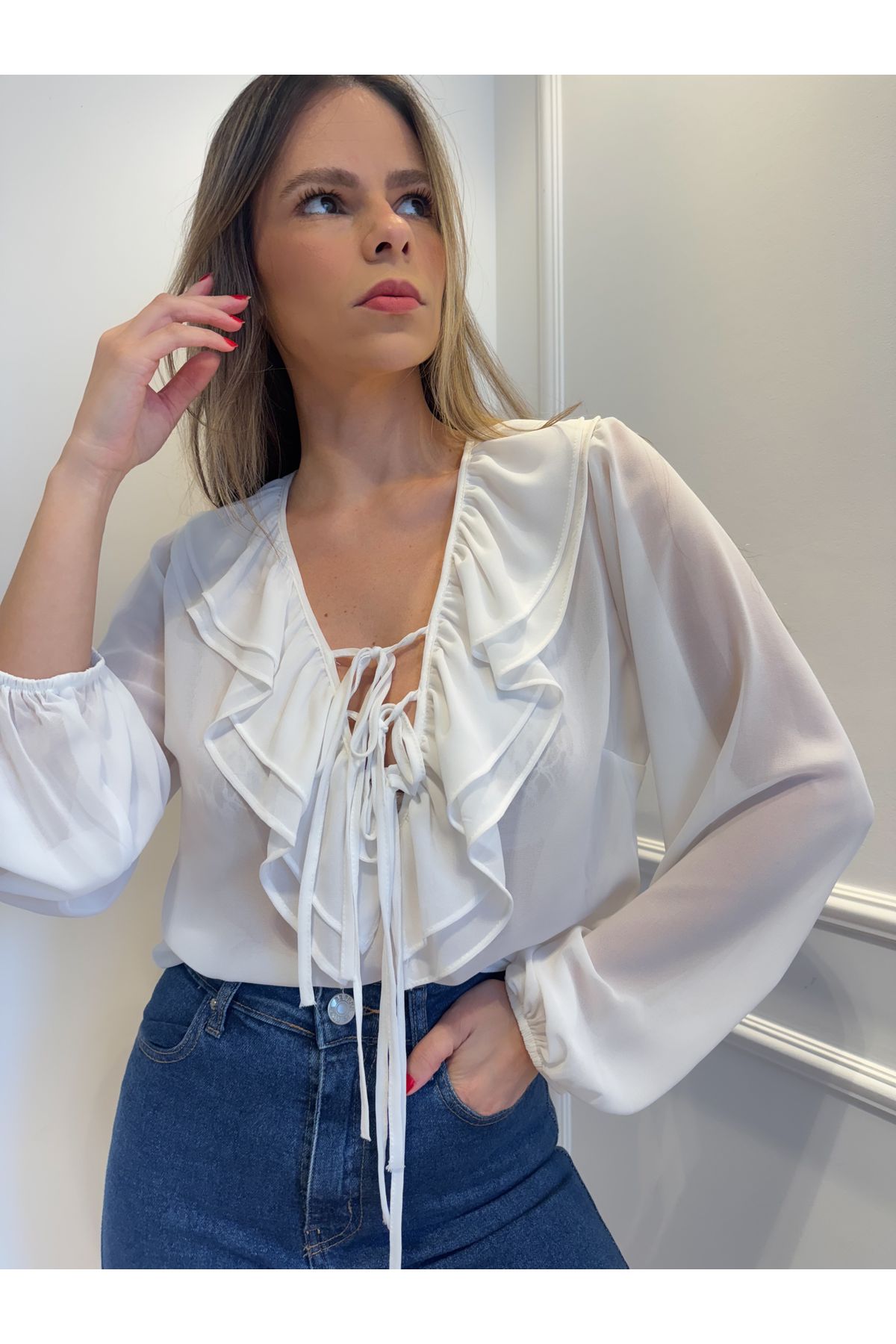 Blusa Clarisse manga longa com bab e amarração transparência - Branca 