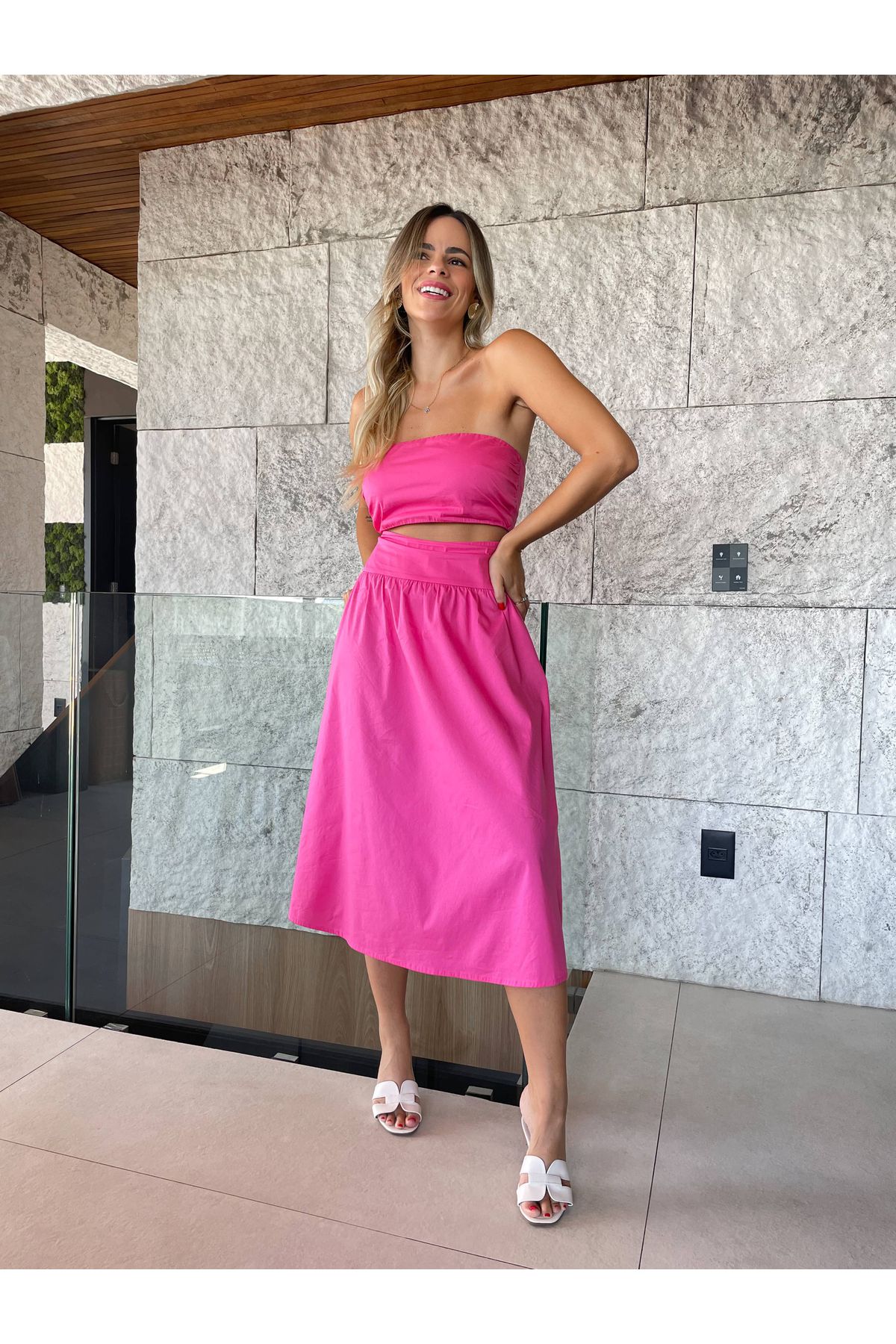 Vestido Eloise midi sem alças com recorte - Rosa