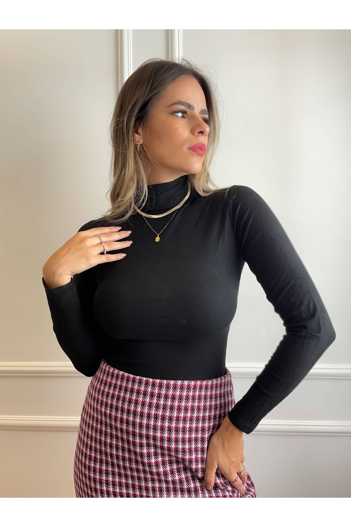 Blusa Lana malha canelada gola alta - preta