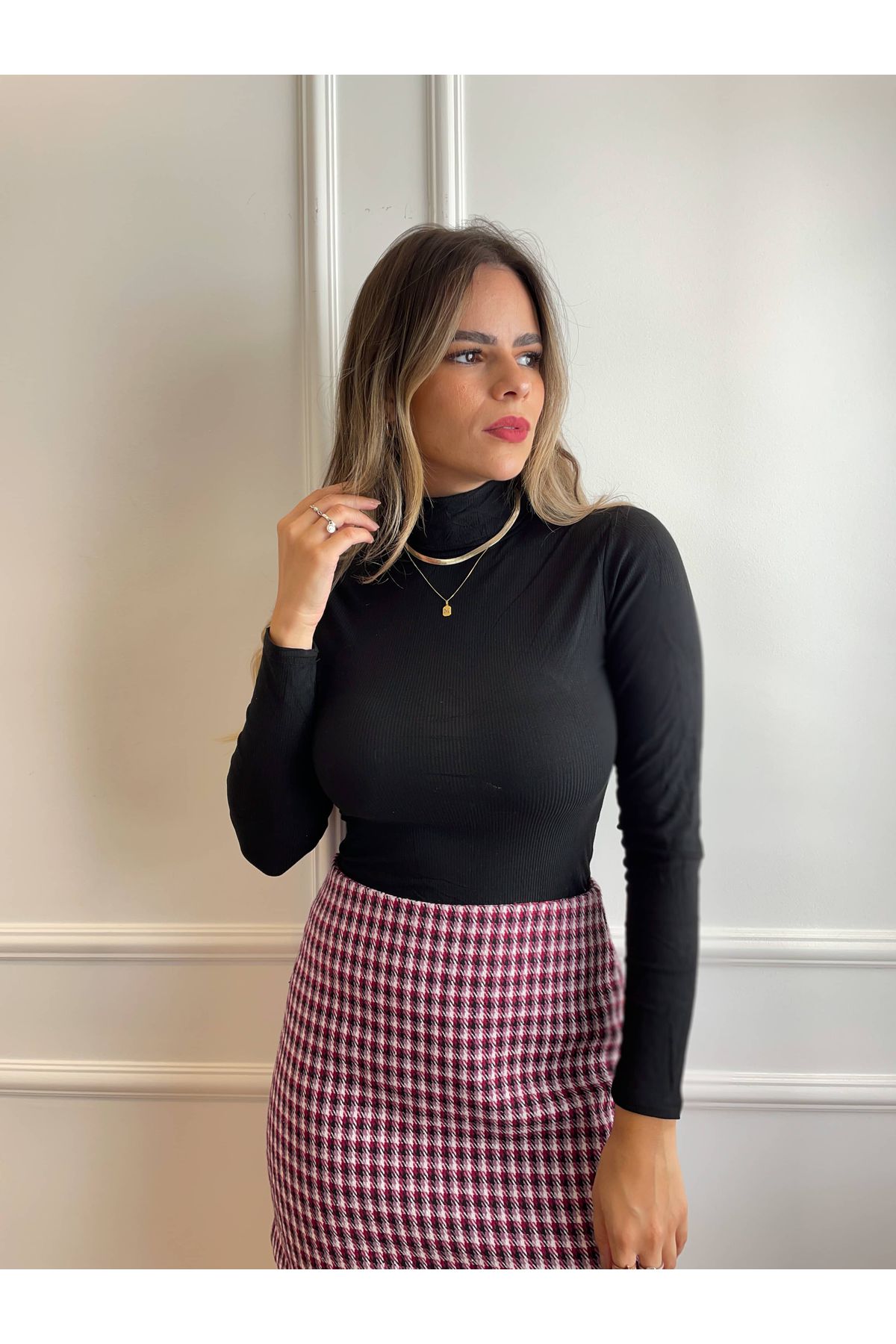 Blusa Lana malha canelada gola alta - preta
