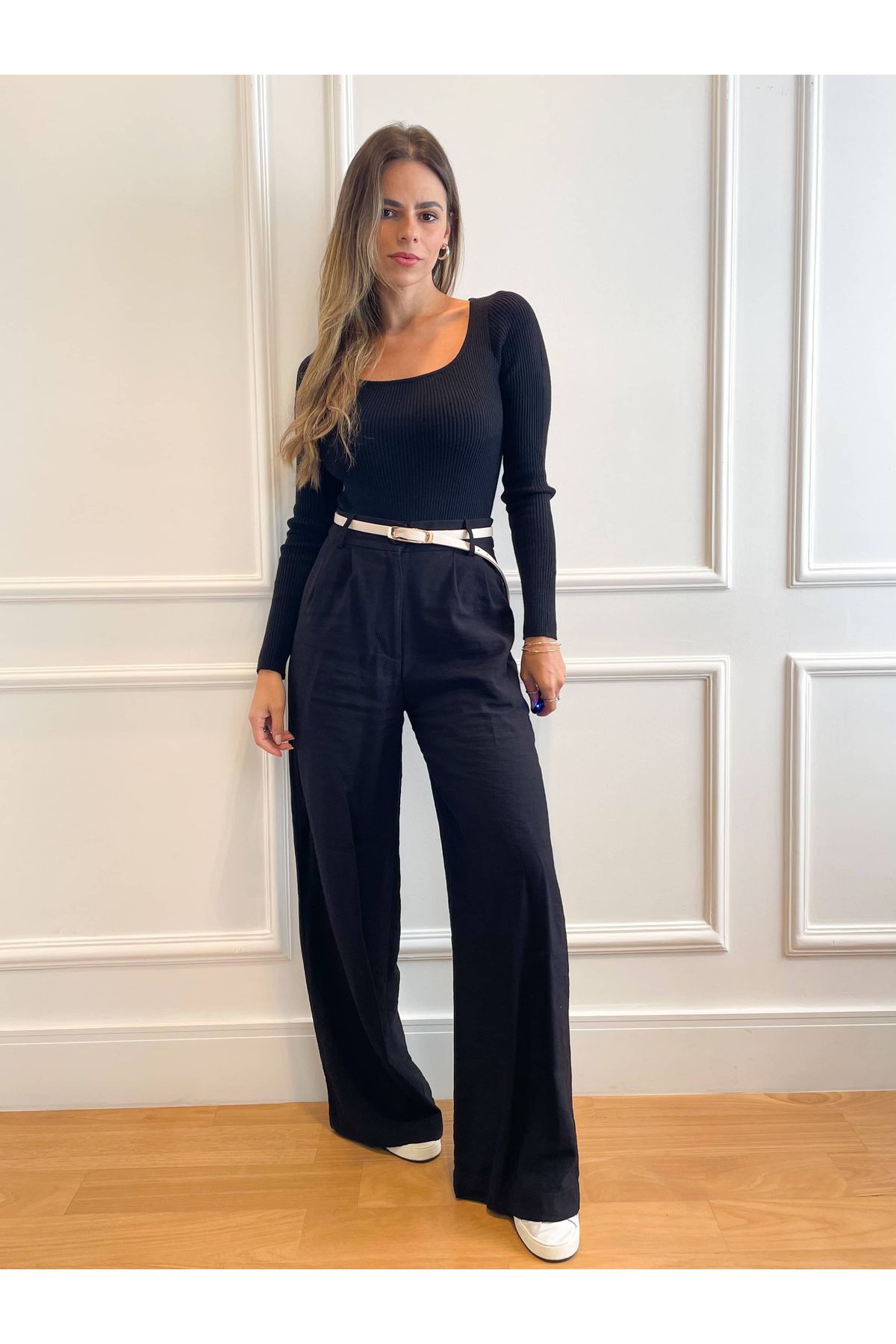 Cinto Lade Couro com fivela dourada fino - off white 